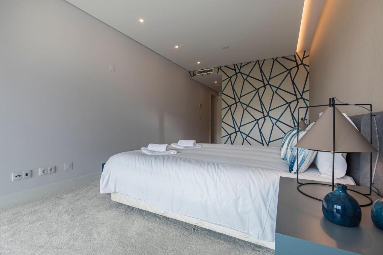 Modern & Charming Apartment W/Pool By Lovelystay Alges Exterior photo