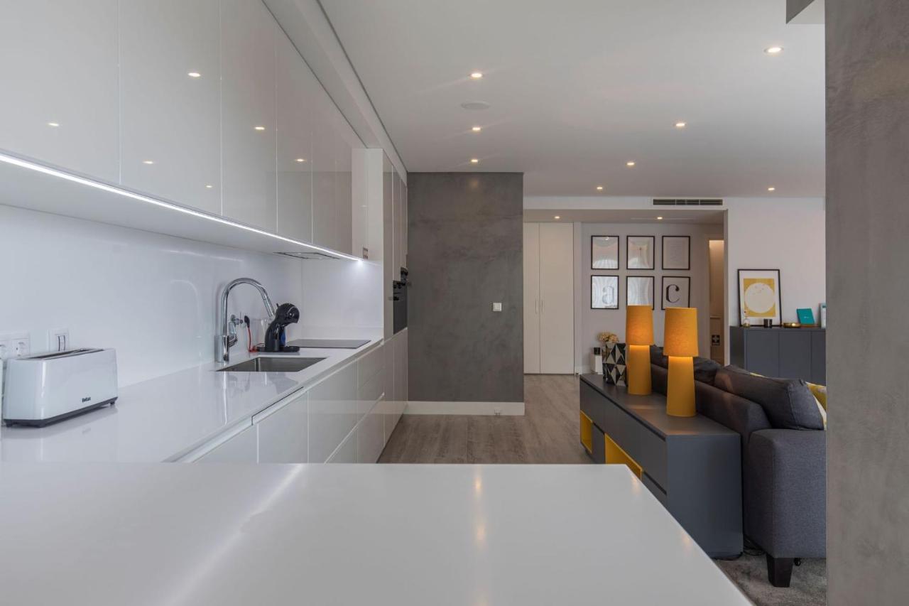 Modern & Charming Apartment W/Pool By Lovelystay Alges Exterior photo