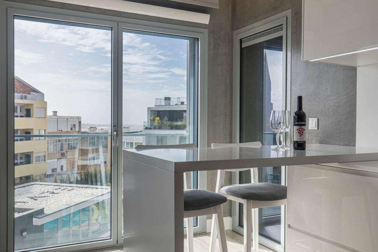 Modern & Charming Apartment W/Pool By Lovelystay Alges Exterior photo